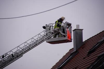 Stuttgart-Weilimdorf: Defekt an Kamin loest Feuerwehreinsatz aus